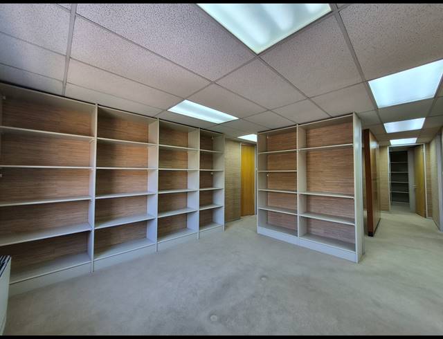 162M² OFFICE TO LET IN DUNKELD WEST